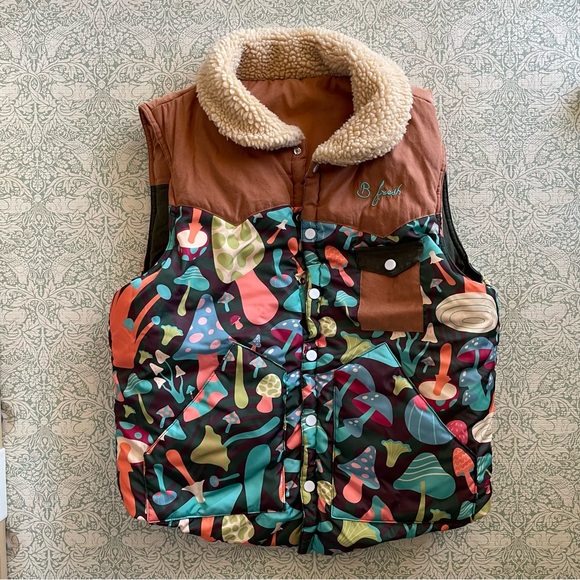 Big Fungus Mushroom Reversible Vest Sherpa Collar Forest Green & Tan - Picture 5 of 6